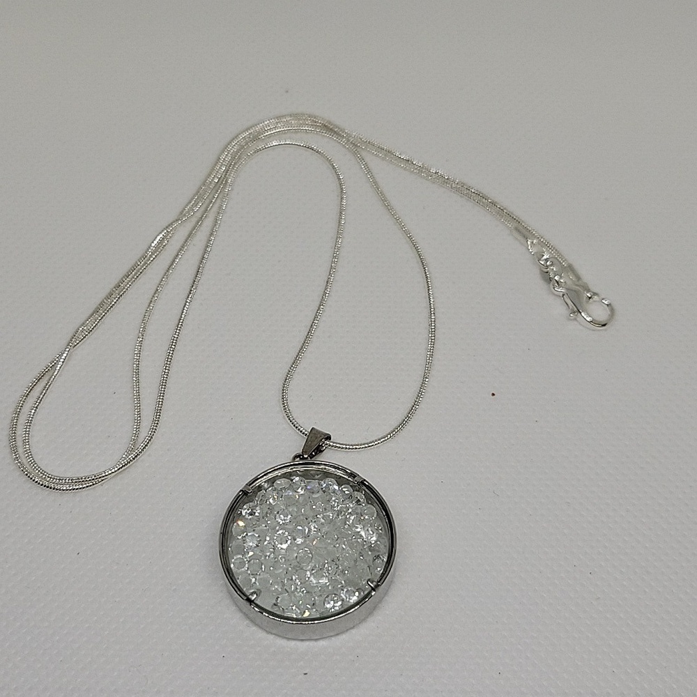 Loose Rhinestone in Circle 24" Silver Tone Necklace